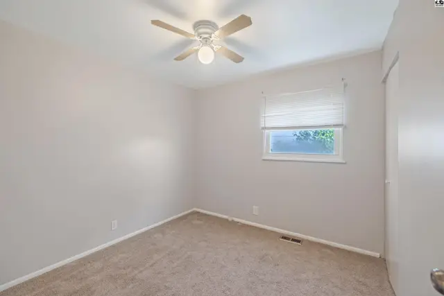 Photo of 43 Meadowlark Ln, Hutchinson, KS
