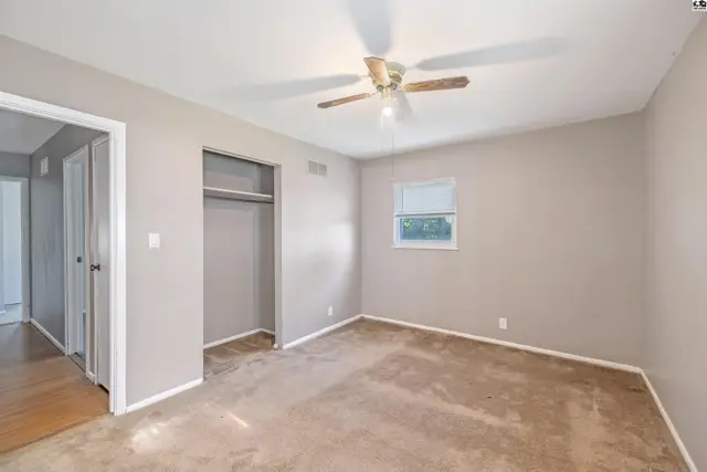Photo of 43 Meadowlark Ln, Hutchinson, KS