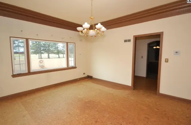 Photo of 1725 W 4th Ave, Hutchinson, KS