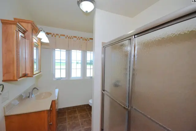 Photo of 1725 W 4th Ave, Hutchinson, KS
