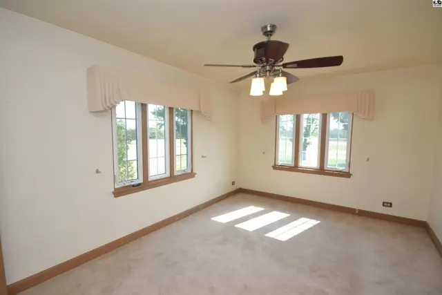 Photo of 1725 W 4th Ave, Hutchinson, KS