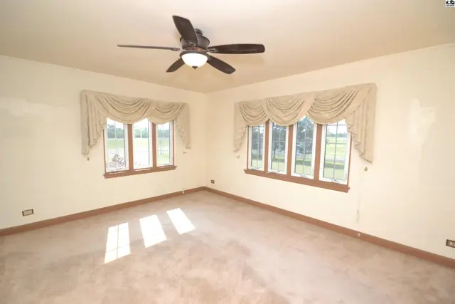 Photo of 1725 W 4th Ave, Hutchinson, KS