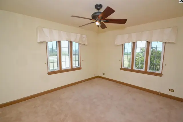 Photo of 1725 W 4th Ave, Hutchinson, KS