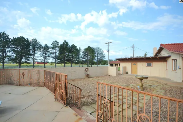 Photo of 1725 W 4th Ave, Hutchinson, KS