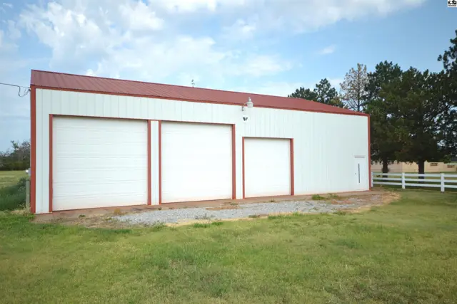 Photo of 1725 W 4th Ave, Hutchinson, KS