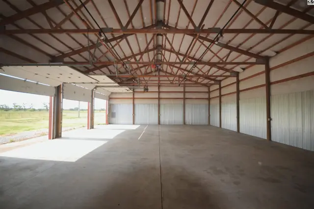 Photo of 1725 W 4th Ave, Hutchinson, KS