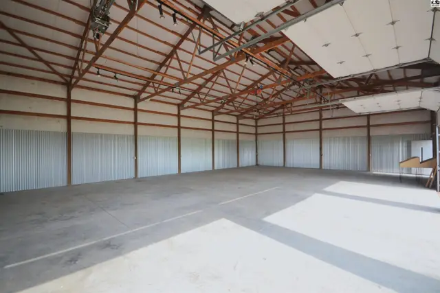 Photo of 1725 W 4th Ave, Hutchinson, KS