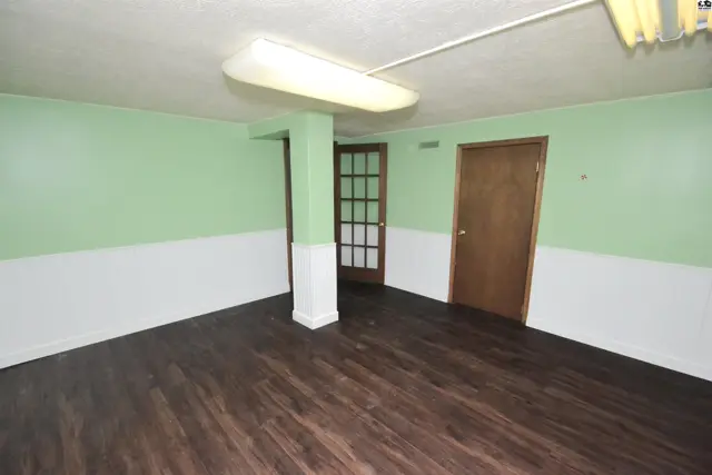 Photo of 1725 W 4th Ave, Hutchinson, KS