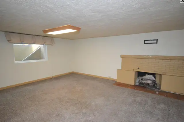 Photo of 1725 W 4th Ave, Hutchinson, KS