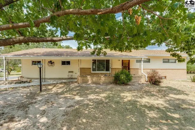 Photo of 1500 E 35th Ave, Hutchinson, KS