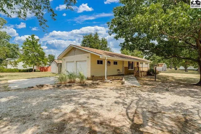 Photo of 1500 E 35th Ave, Hutchinson, KS