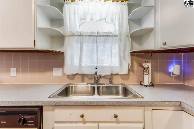 Photo of 1500 E 35th Ave, Hutchinson, KS