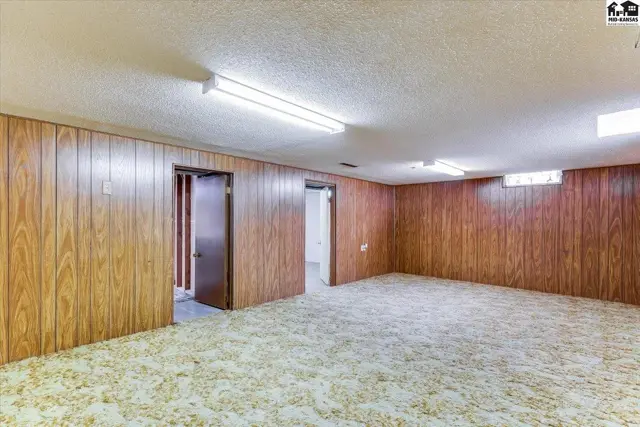 Photo of 1500 E 35th Ave, Hutchinson, KS