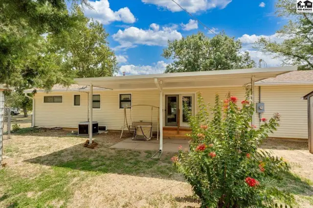 Photo of 1500 E 35th Ave, Hutchinson, KS