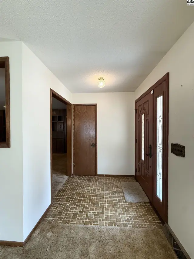 Photo of 705 S Douglas, Lyons, KS