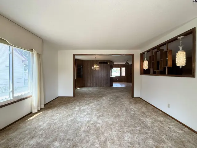 Photo of 705 S Douglas, Lyons, KS