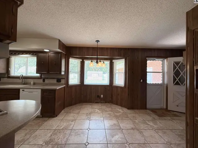 Photo of 705 S Douglas, Lyons, KS