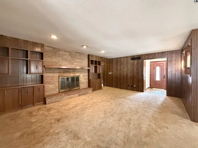 Photo of 705 S Douglas, Lyons, KS