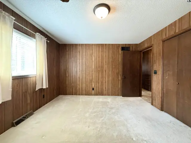 Photo of 705 S Douglas, Lyons, KS