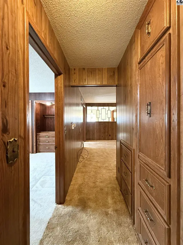 Photo of 705 S Douglas, Lyons, KS