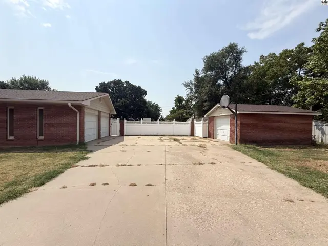 Photo of 705 S Douglas, Lyons, KS