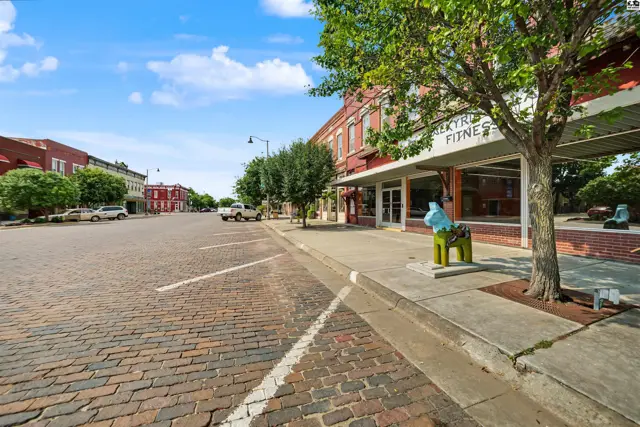 Photo of 115 N Main St, Lindsborg, KS