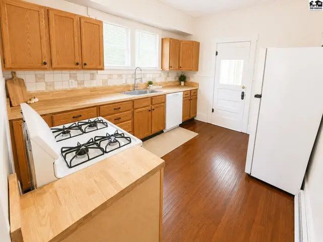 Photo of 1405 N Main St., Hutchinson, KS