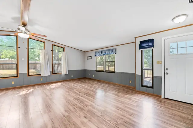 Photo of 300 Williamson Dr, Hutchinson, KS