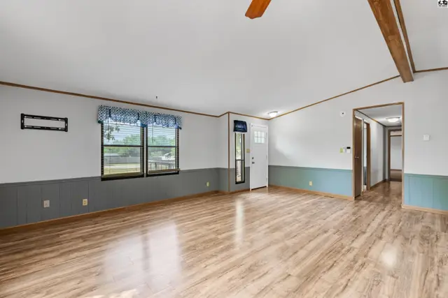 Photo of 300 Williamson Dr, Hutchinson, KS