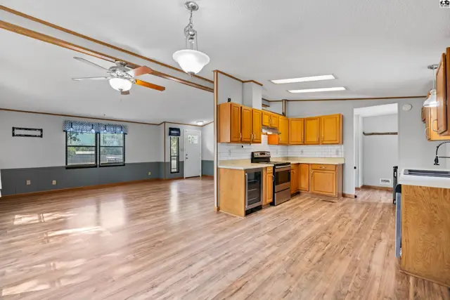 Photo of 300 Williamson Dr, Hutchinson, KS