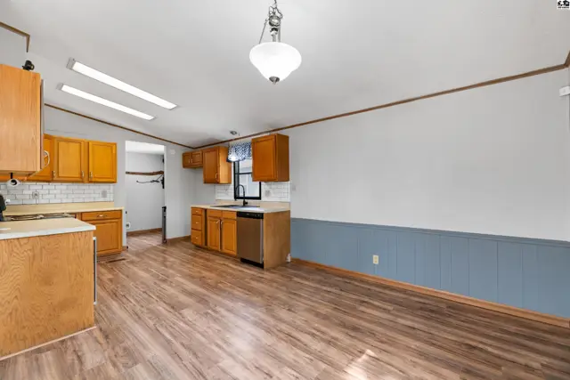 Photo of 300 Williamson Dr, Hutchinson, KS