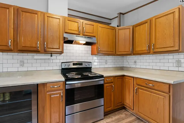 Photo of 300 Williamson Dr, Hutchinson, KS