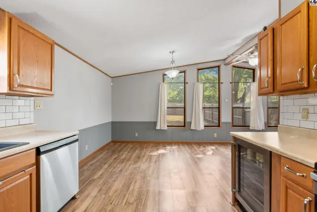 Photo of 300 Williamson Dr, Hutchinson, KS