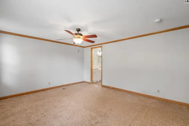 Photo of 300 Williamson Dr, Hutchinson, KS