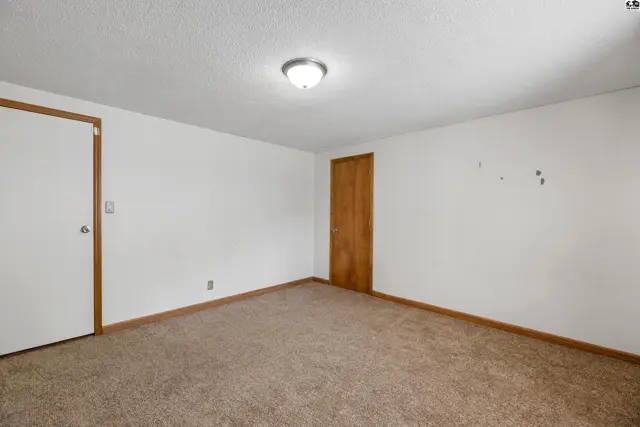 Photo of 300 Williamson Dr, Hutchinson, KS