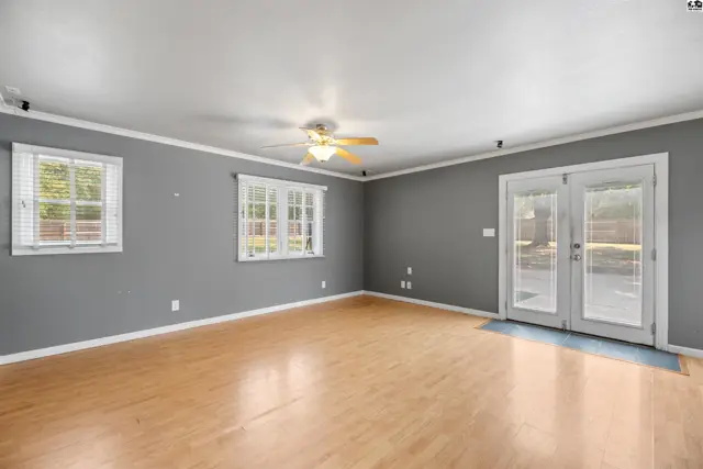 Photo of 300 Williamson Dr, Hutchinson, KS