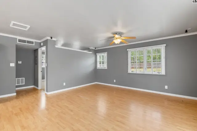Photo of 300 Williamson Dr, Hutchinson, KS