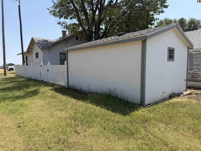 Photo of 201 Moore St, Coats, KS