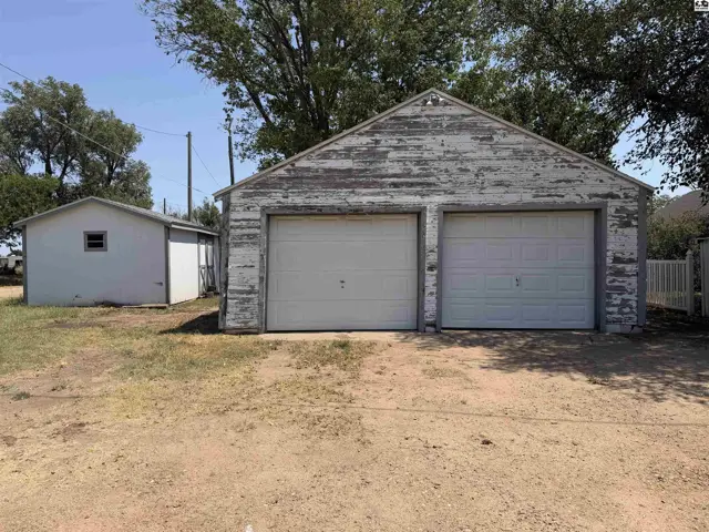 Photo of 201 Moore St, Coats, KS