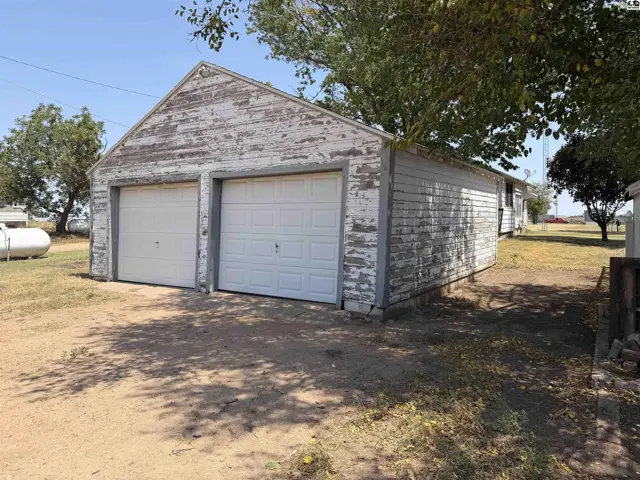 Photo of 201 Moore St, Coats, KS