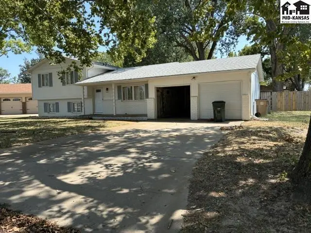 Photo of 1001 E 32nd Ave, Hutchinson, KS