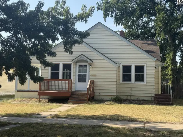 Photo of 119 W 15th Ave, Hutchinson, KS