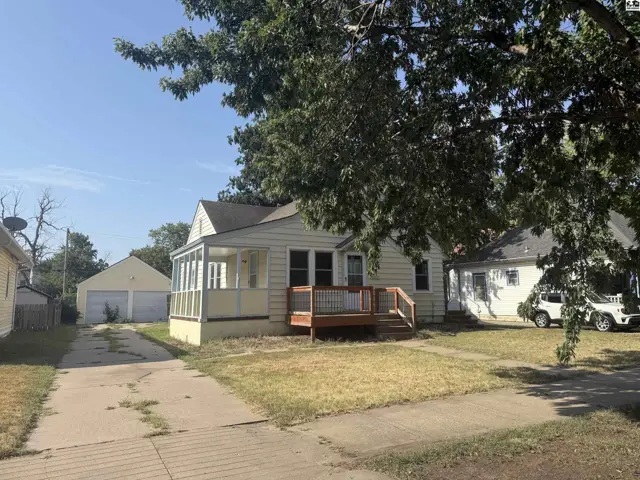 Photo of 119 W 15th Ave, Hutchinson, KS