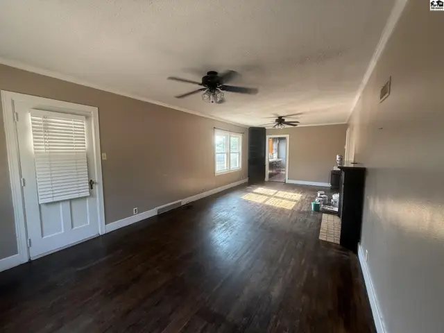 Photo of 119 W 15th Ave, Hutchinson, KS
