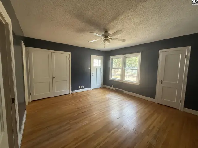 Photo of 119 W 15th Ave, Hutchinson, KS