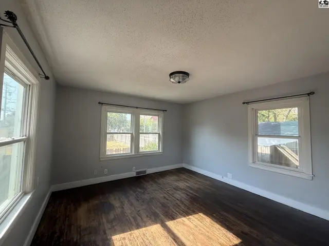 Photo of 119 W 15th Ave, Hutchinson, KS
