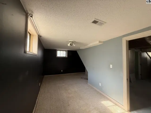 Photo of 119 W 15th Ave, Hutchinson, KS