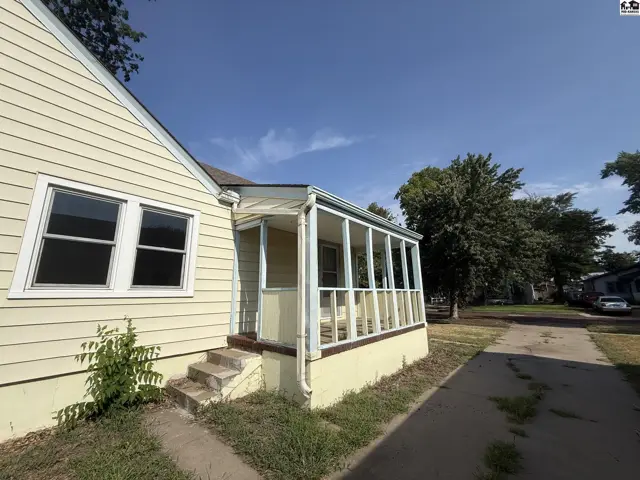 Photo of 119 W 15th Ave, Hutchinson, KS