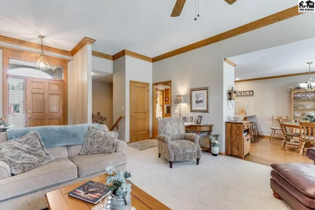 Photo of 506 E 39th Ct, Hutchinson, KS