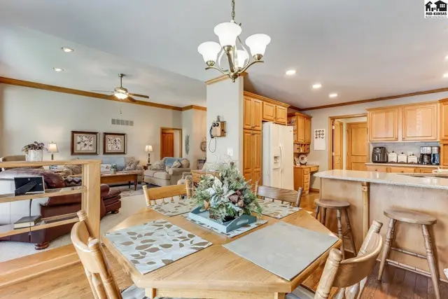 Photo of 506 E 39th Ct, Hutchinson, KS
